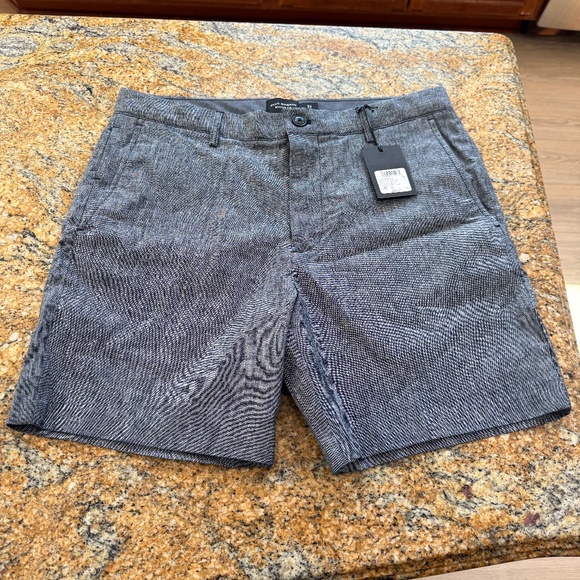 Club Monaco Men’s Shorts - Picture 1 of 6